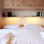 Schönes neues hochwertig renoviertes 2-Zimmer Appartement in der 4. Etage.
