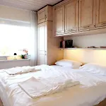 Schoenes Neues Hochwertig Renoviertes 2-Zimmer Appartement In Der 4. Etage.