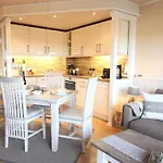 Schönes neues hochwertig renoviertes 2-Zimmer Appartement in der 4. Etage.