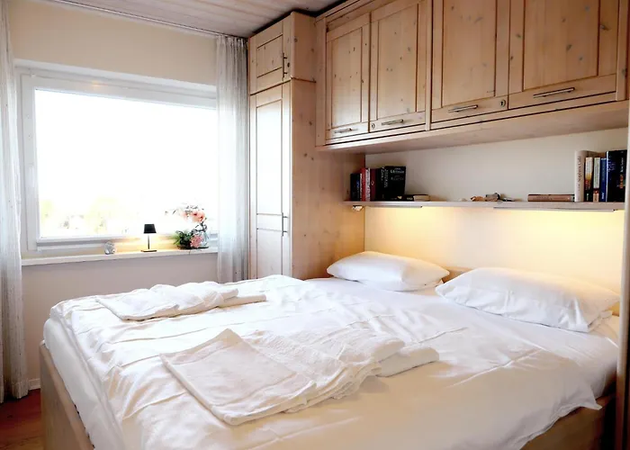 Schönes neues hochwertig renoviertes 2-Zimmer Appartement in der 4. Etage.