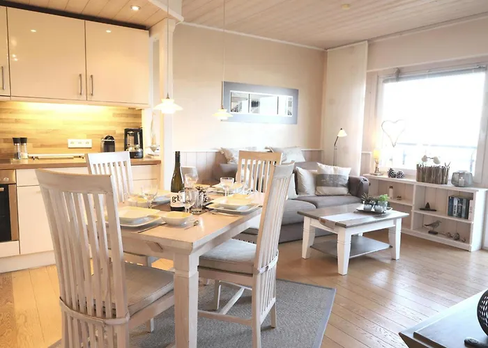 Schoenes Neues Hochwertig Renoviertes 2-Zimmer Appartement In Der 4. Etage.