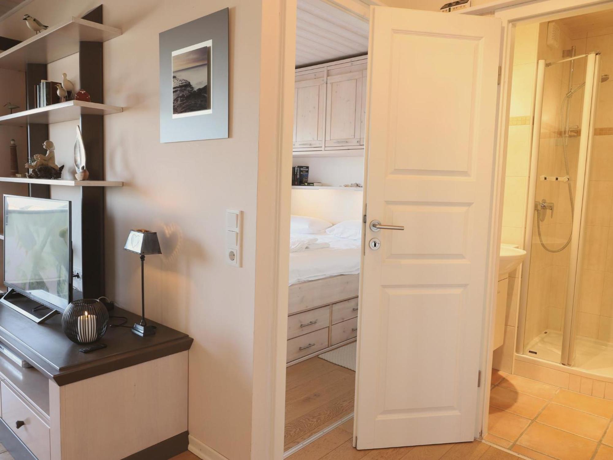 Schönes Neues Hochwertig Renoviertes 2-zimmer In Der 4. Etage. Westerland