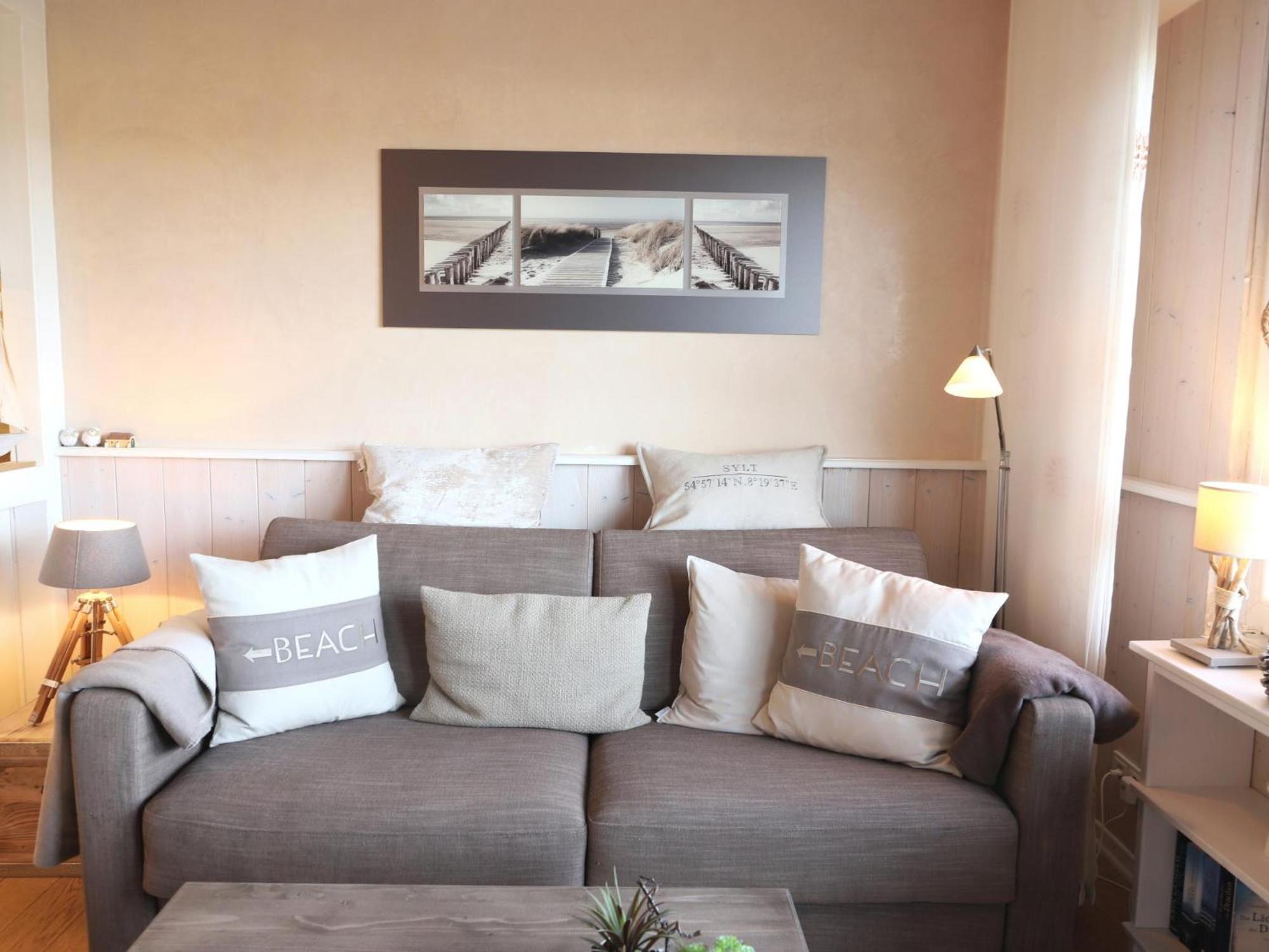 Schönes Neues Hochwertig Renoviertes 2-zimmer In Der 4. Etage. *