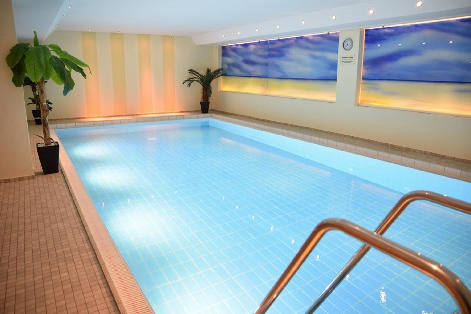 Apartment Schoenes Neues Hochwertig Renoviertes 2-zimmer In Der 4. Etage. *